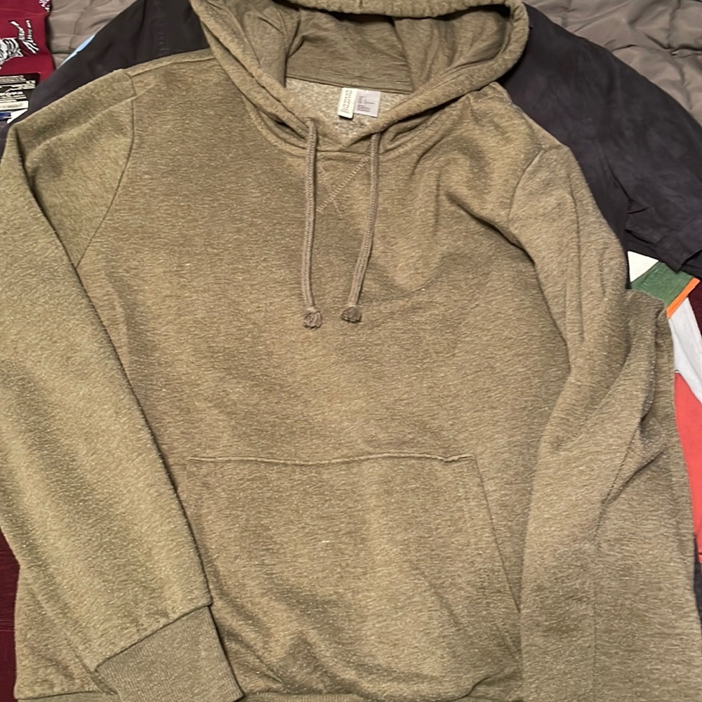 Men’s green hoodie